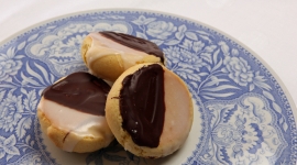 Thumbnail image for "Amerikaner/ Americans" or "The Girls are Baking"