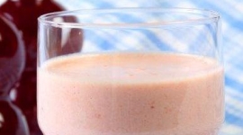 Thumbnail image for Pomegranate Banana Breakfast Shake