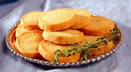 Thumbnail image for Savory Parmesan and Thyme Crackers