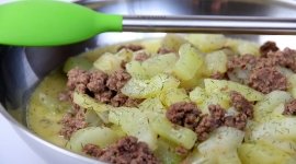 Thumbnail image for Schmorgurken Hackfleisch Pfanne/ German Cucumber Ground Beef Stir Fry