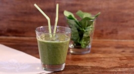 Thumbnail image for Spinach Kiwi Chia Smoothie & the movie “Super Shrink Me”