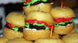 Thumbnail image for Tracy’s Cupcake Party